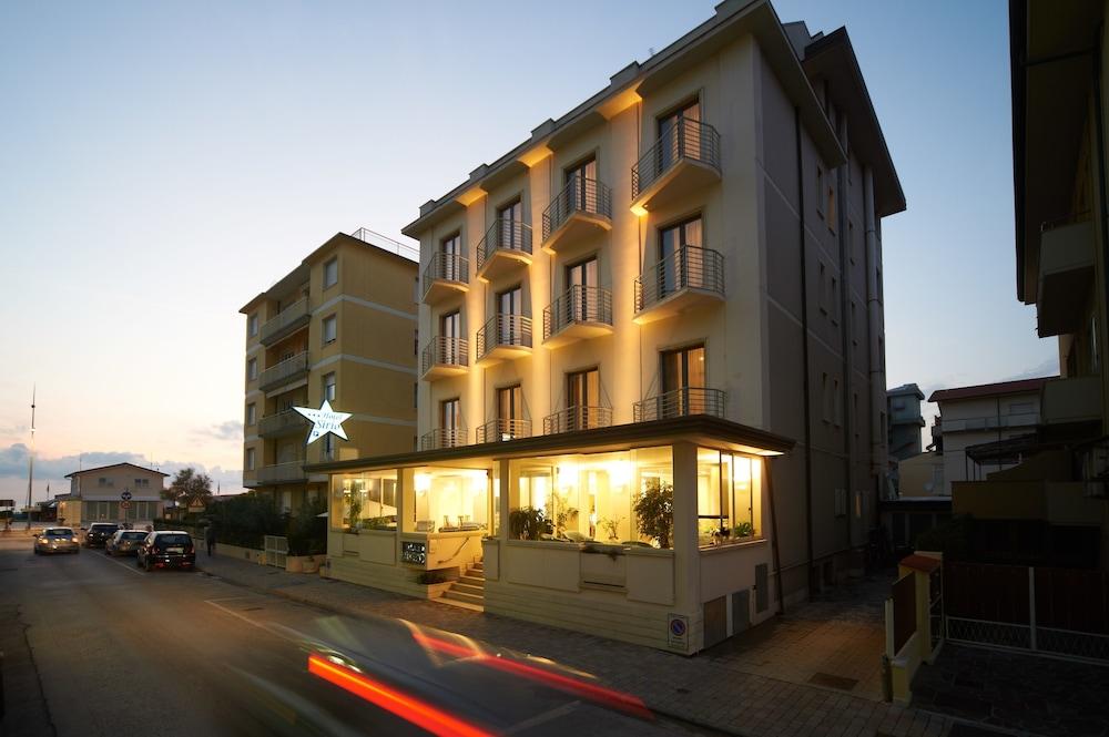 Hotel Sirio Lido di Camaiore Eksteriør billede